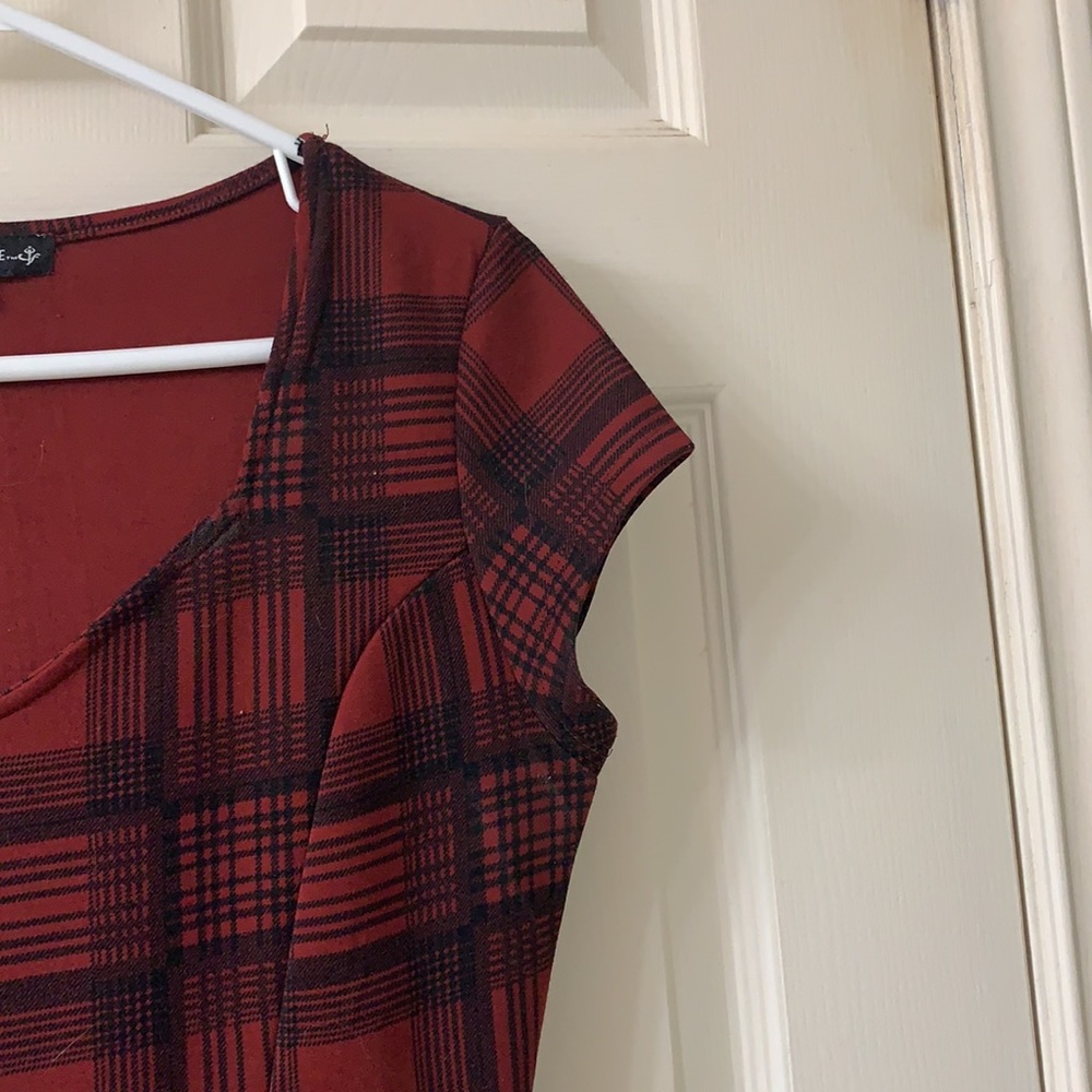 🌷3 for $25🌷Candy Couture, US M, Red & Black Plaid Cap Sleeved Fit & Flare Dress - Picture 7 of 10